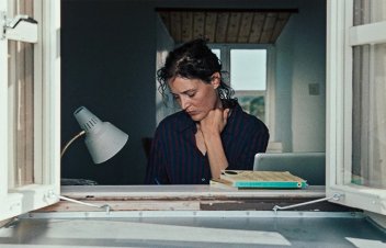 „Bergmana sala”. Mia Hansena-Lēve un viņas vertigo