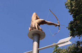 Daži kinematogrāfiski momenti Venēcijas biennālē jeb Kā izšokēt ļaudis no klusēšanas par būtisko