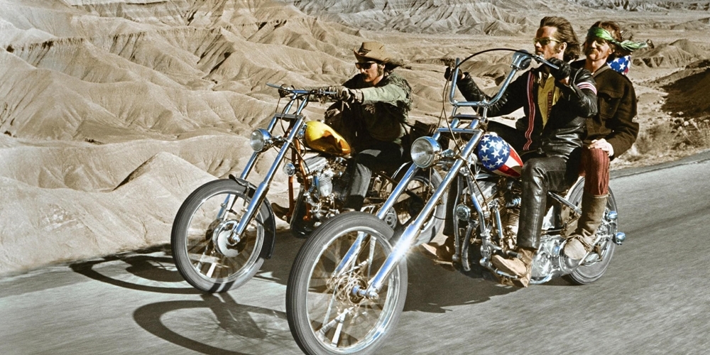 Kadrs no filmas "Bezrūpīgais braucējs" ('Easy Rider, 1969)