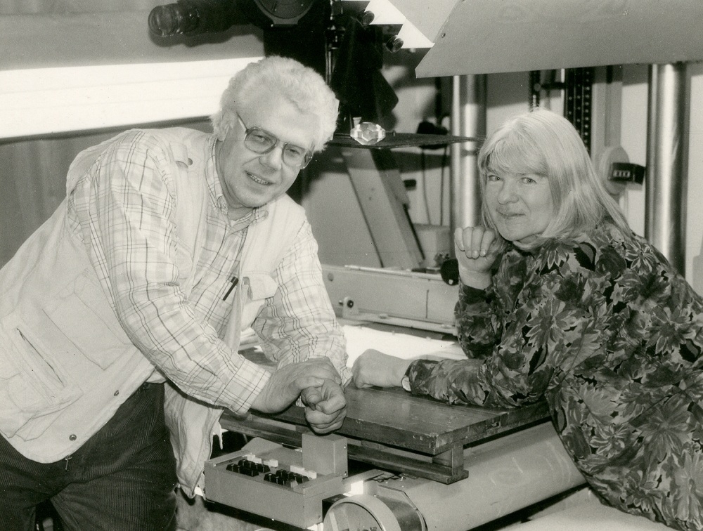 Roze Stiebra un Ansis Bērziņš 1990. gadā, strādājot pie Latvijā pirmās pilnmetrāžas animācijas filmas "Ness un Nesija"