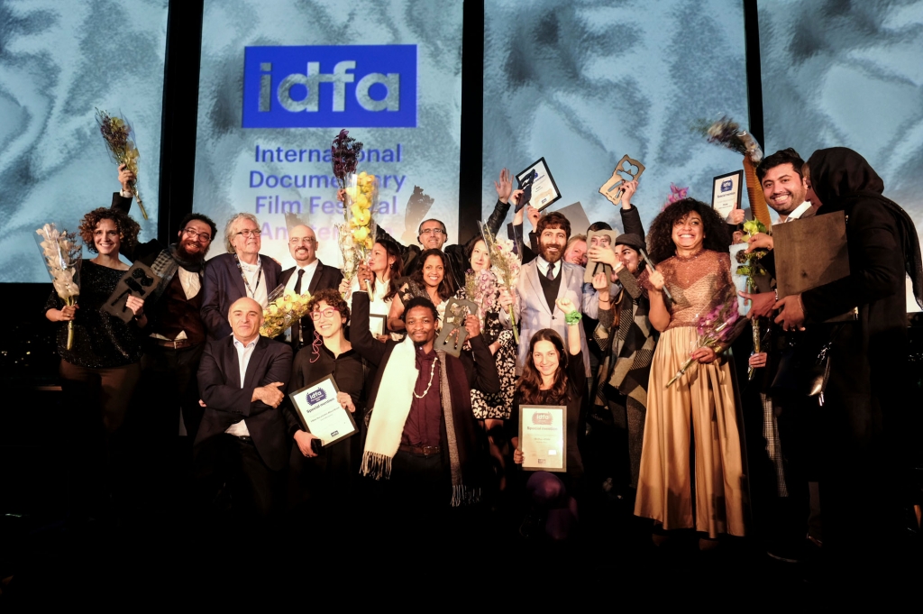 IDFA kinofestivāla balvu ieguvēju kopbilde