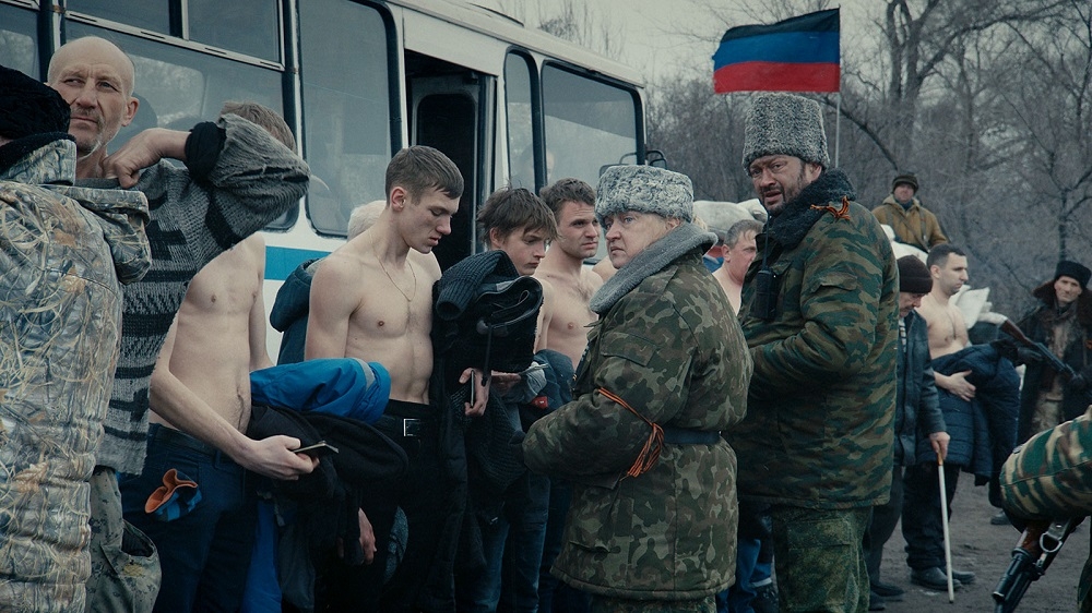 Kadrs no Sergeja Lozņicas filmas "Donbass"