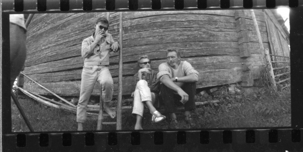 "Ezera sonāte", 1976. No kreisās - režisors Varis Brasla, operators Gvido Skulte, režisors un aktieris Gunārs Cilinskis. Foto: Aleksandrs Veisbārdis