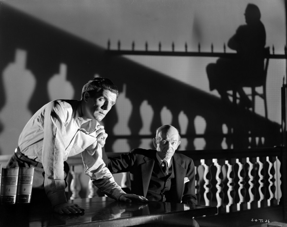 Kadrs no Borisa Ingstera filmas "Svešinieks trešajā stāvā " (1940)