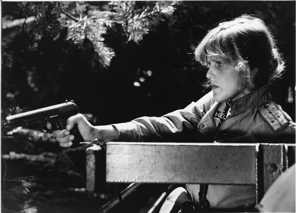 Ināra Slucka (Astra)  filmā "Tikšanās uz Piena ceļa" (1985). Foto: Džovita Grebzde, Rīgas Kino muzeja krājums