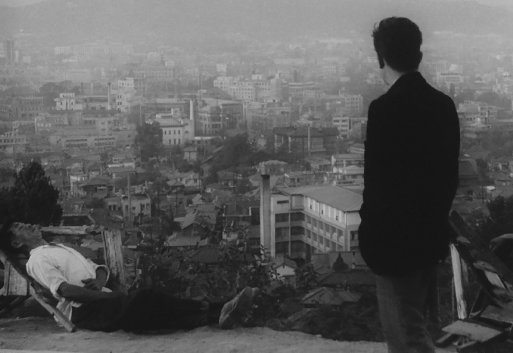 Kadrs no Yu Hyun-Mok filmas "Aimless Bullet" (1961)